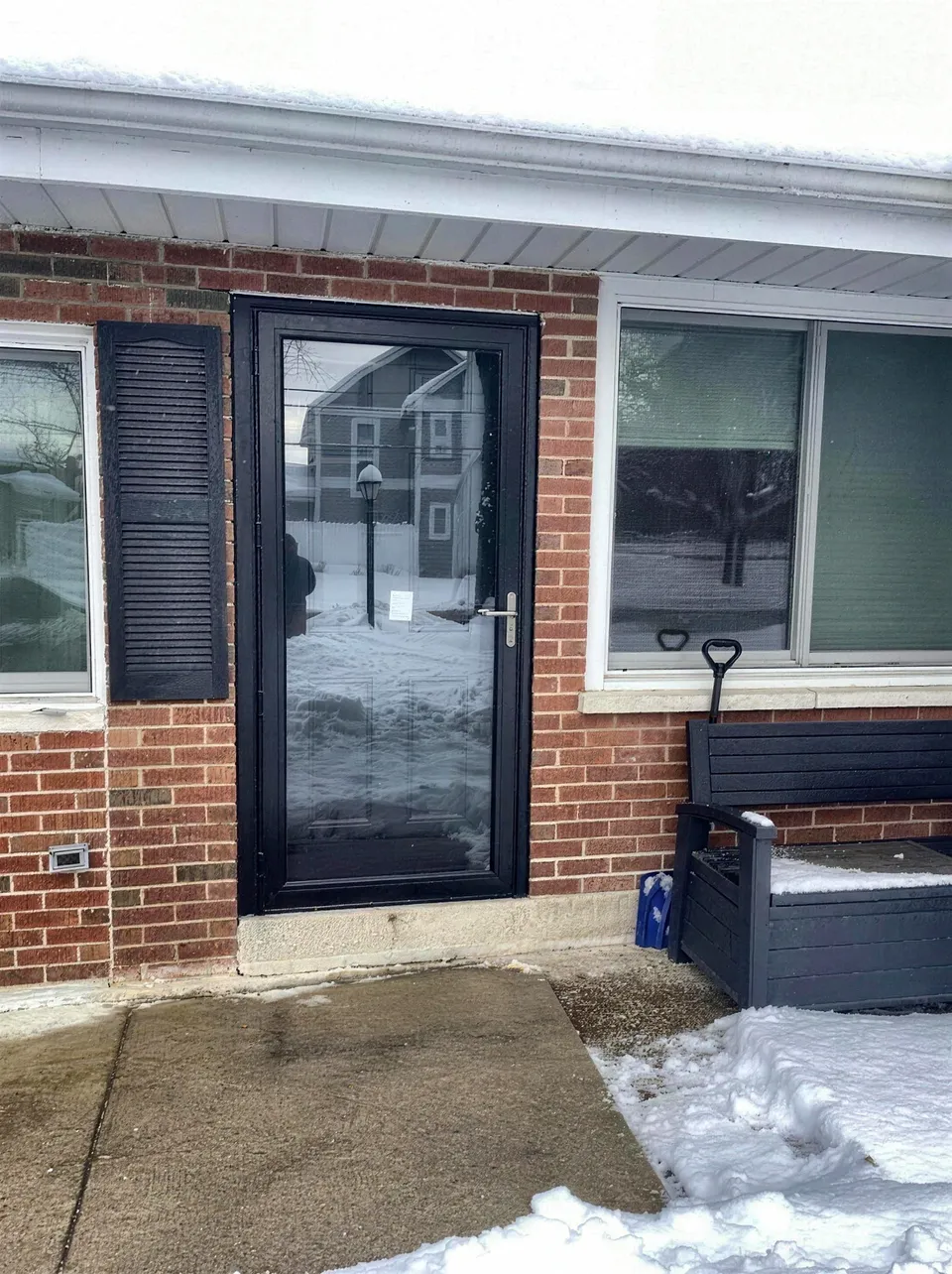 Storm door install